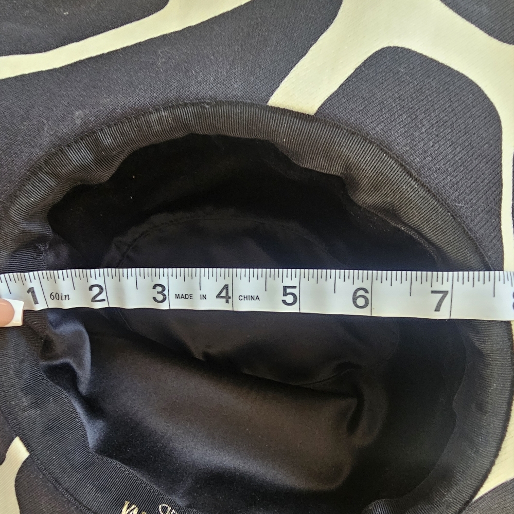 RARE Valentino Giraffe Print Hat - Picture 5 of 6